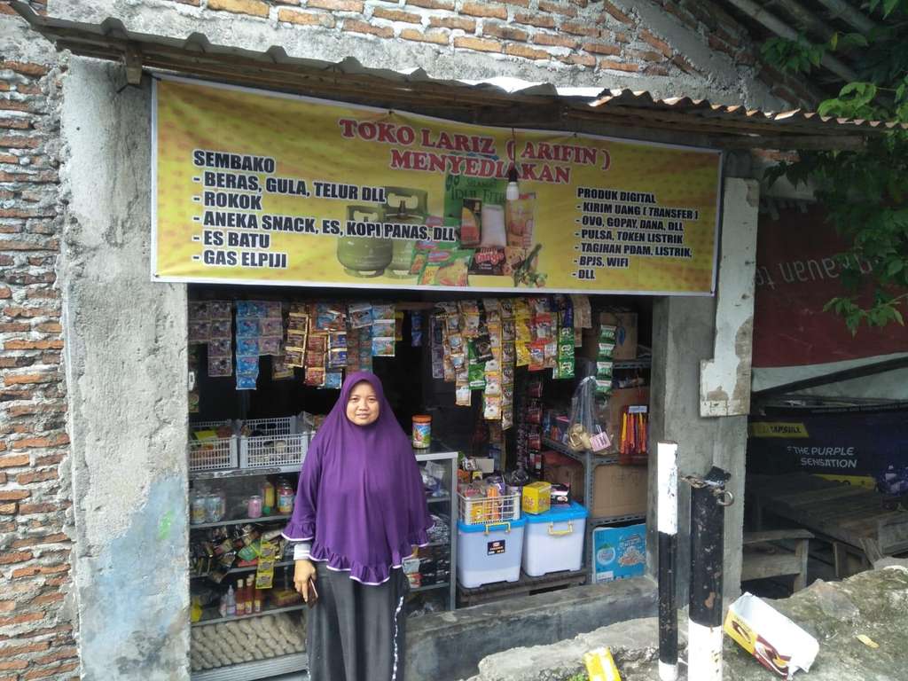 Suhartini Pemilik Toko Lariz
