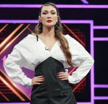 Instagram @fashion.lunamaya
