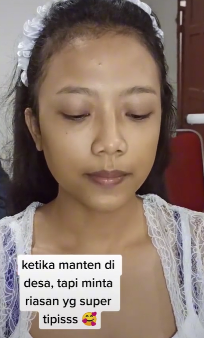 Pengantin di Desa Dirias Super Tipis