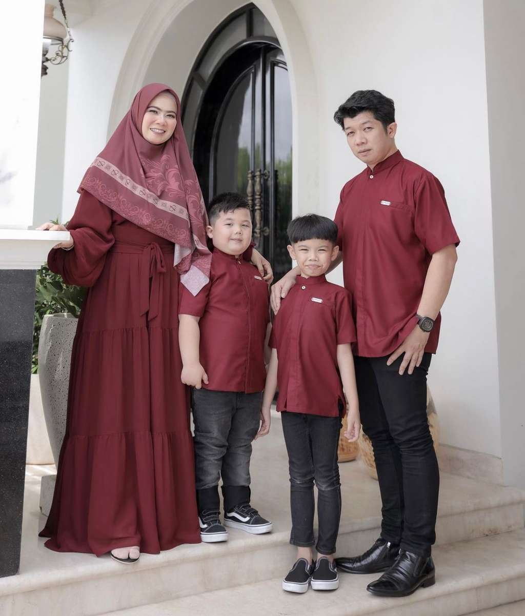Koleksi Lebaran 2022 Sarimbit Inesa-Ihsan Greenism.