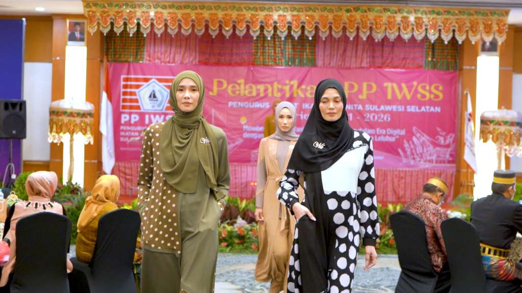 Foto: Koleksi Wiwiek Hatta Luxury Syar’i & Wwiek Muslimah