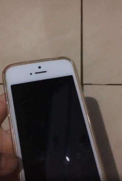 Gara-gara pencet sana sini lantaran lupa PIN, iPhone terkunci 19 tahun.
