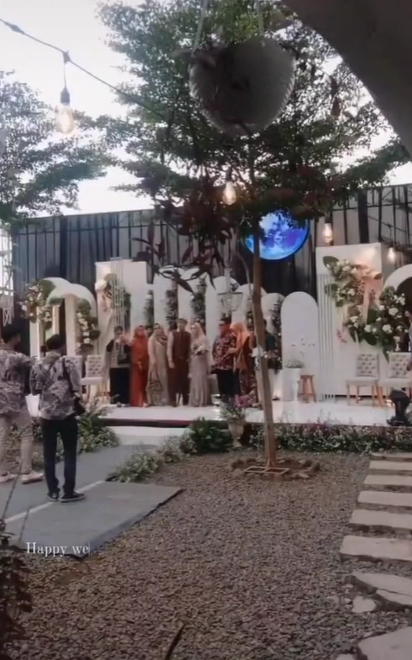 Pengantin Tak Puas dengan Jasa Dekorasi Teman