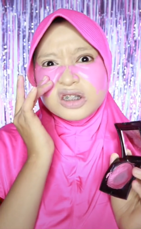 Membuang Makeup yang Nyaris Kedaluwarsa