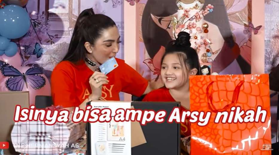 Kado ultah Arsy dari Ashanty dan Anang Hermansyah Kado ultah Arsy dari Ashanty dan Anang Hermansyah