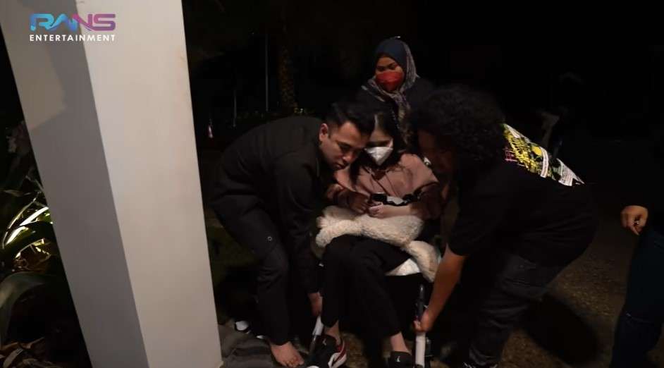 Sikap Raffi Ahmad ke Laura Anna