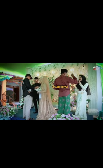 Bapak Menyawer Penyanyi Biduan