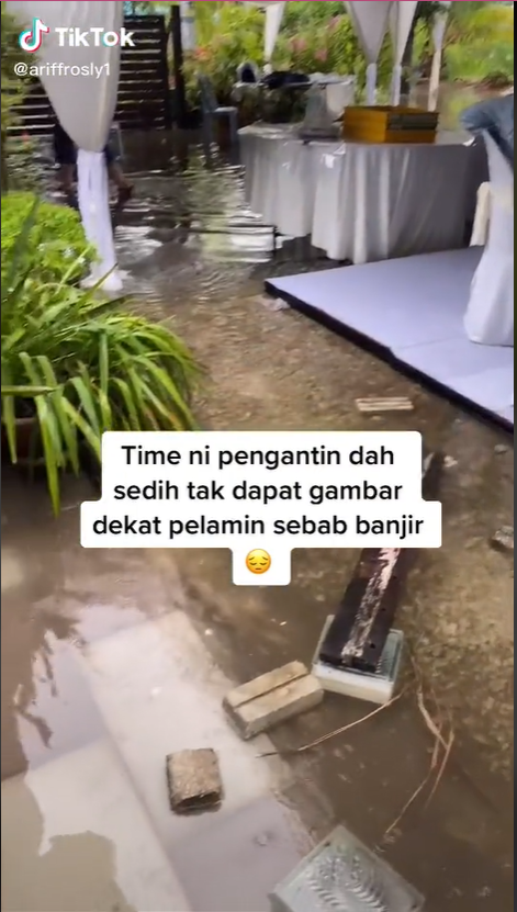 Acara Pernikahan di Malaysia Terkena Banjir Acara Pernikahan di Malaysia Terkena Banjir