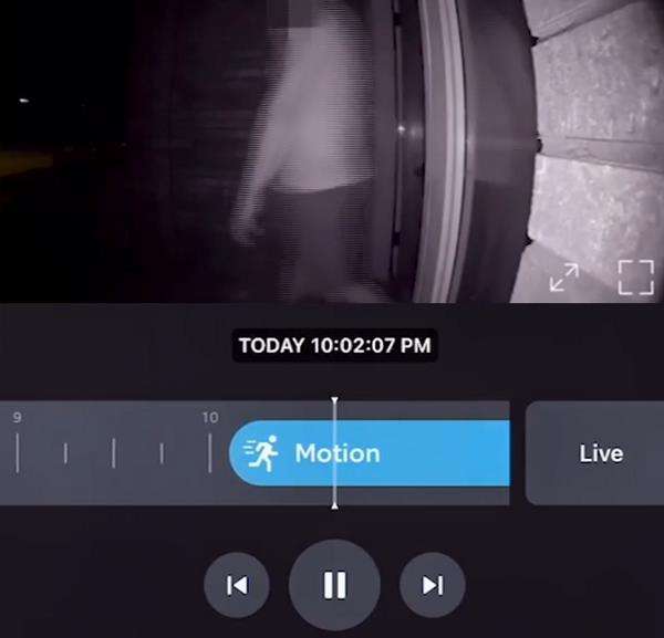 Sara melihat suaminya keluar rumah jam 10 malam.