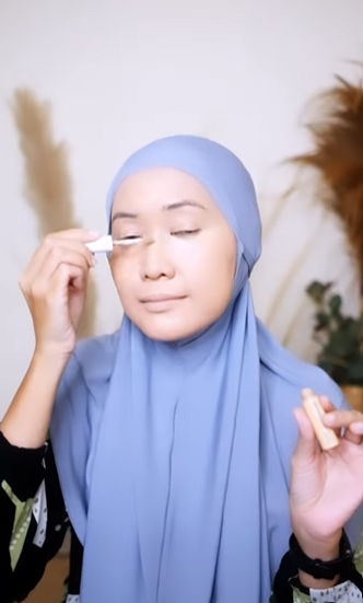 Memakai Concealer