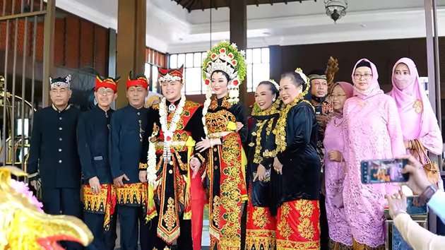 Danang D'Academy bersama Hemas Nura dan pendamping