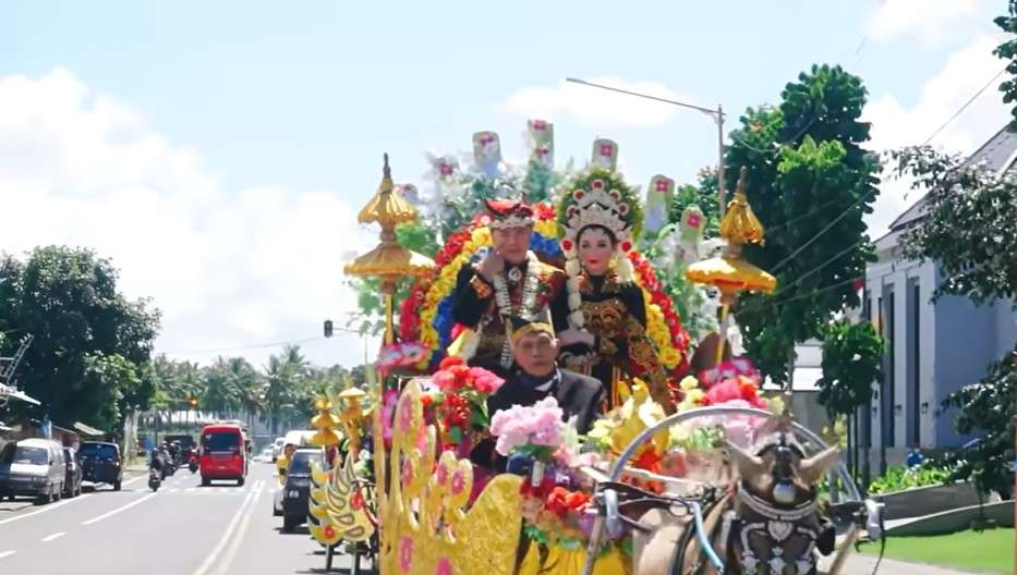 Danang D'Academy bersama Hemas Nura diarak pakai kereta kuda