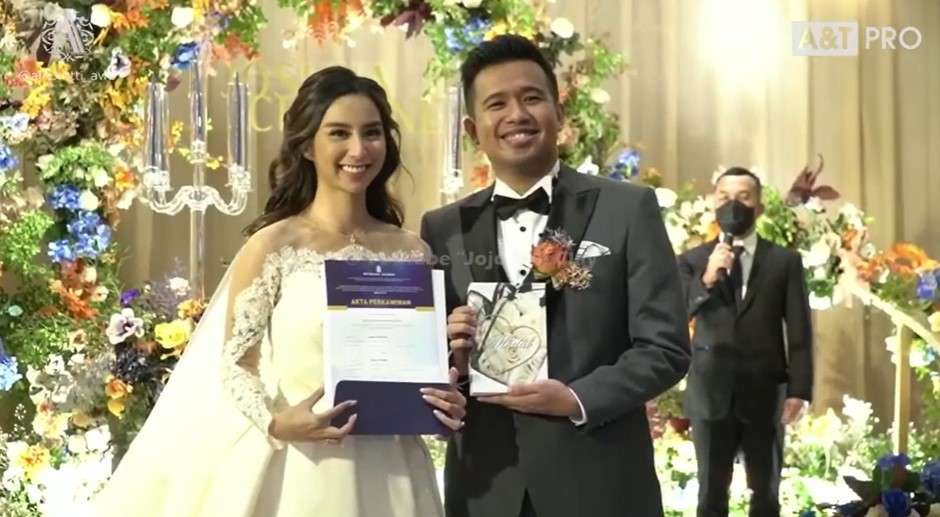 Joshua dan Clairine Clay