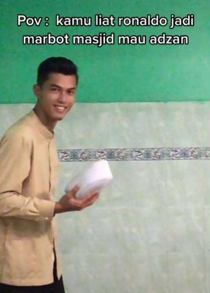 Heboh marbot masjid mirip sekali dengan Cristiano Ronaldo.