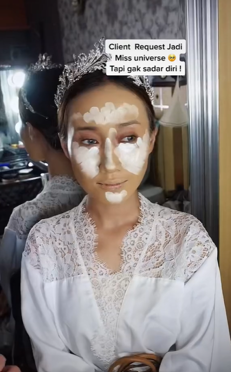 Klien MUA Minta Dirias Seperti Miss Universe Klien MUA Minta Dirias Seperti Miss Universe