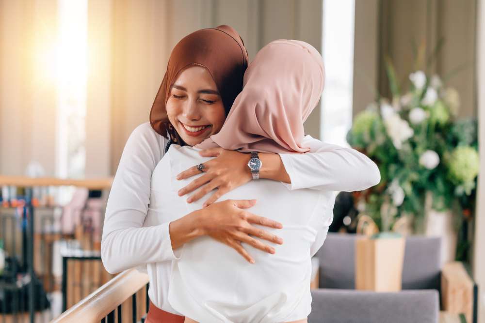 Nggak Cuma Teman Curhat, Ini 3 Alasan Ibu adalah Partner Terbaik di Segala Momen