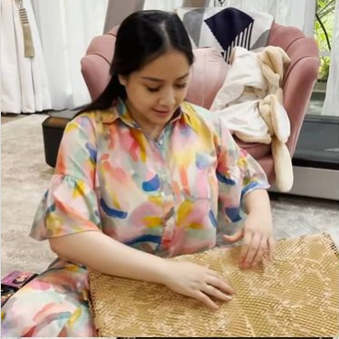 Instagram @fashion_nagitaslavina