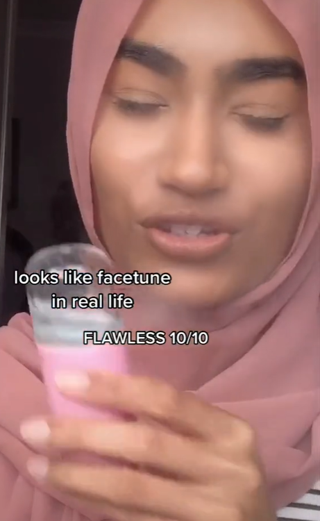 Menyemprotkan Setting Spray