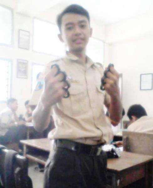 Dulu dikenal nakal dan dianggap tak punya masa depan.