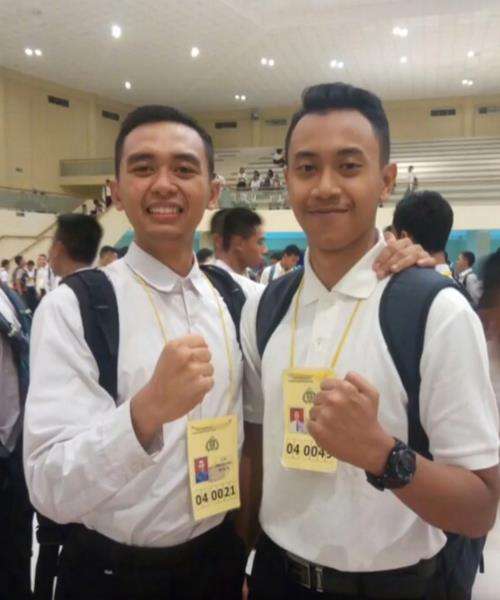 Dulu dikenal nakal dan dianggap tak punya masa depan.