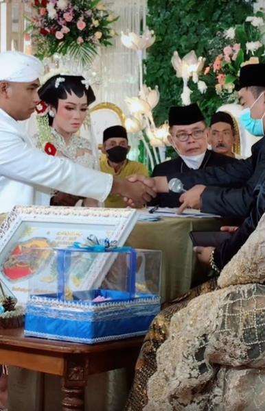 Punya kakak prajurit TNI nikah sama Kowad yang ternyata adik kelas.