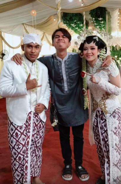 Punya kakak prajurit TNI nikah sama Kowad yang ternyata adik kelas.