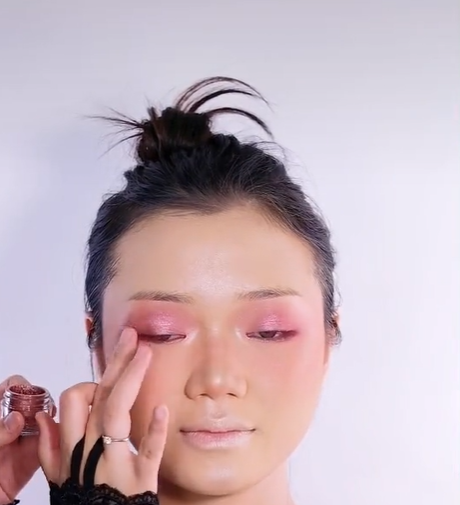 Memakai Eyeshadow