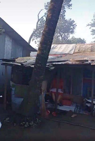 Viral, gadis berhijab beres-beres rumah reyot yang estetik.