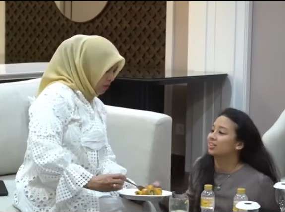 Atheera dan Nur Asia