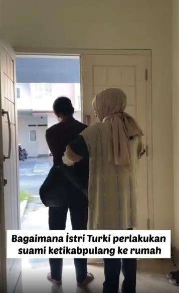 Perlakuan istri bule dari Turki ke suami bikin netizen baper.