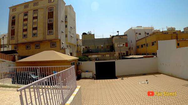 Rooftop apartemen berlantai empat milik Risma.