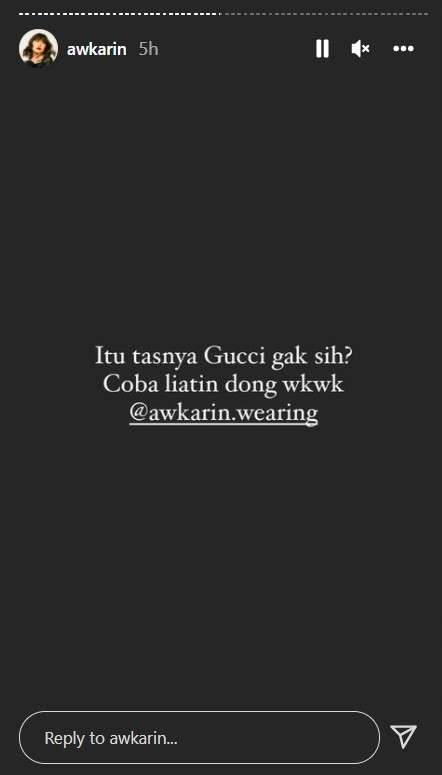 Unggahan Awkarin soroti tas yang dibawa Ibu Gaga Muhammad