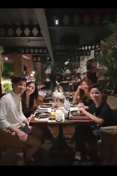 Kompak Diner Bareng keluarga
