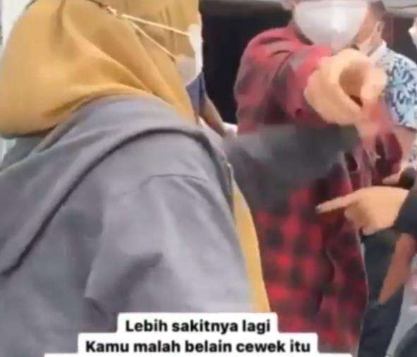 Kisah cinta pilu calon pengantin wanita ditinggal selingkuh kekasih.