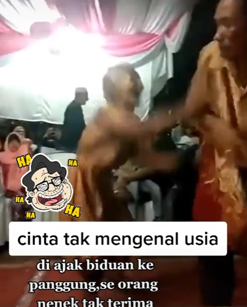 Nenek Cemburu Buta Akibat Bapak Hampiri Biduan