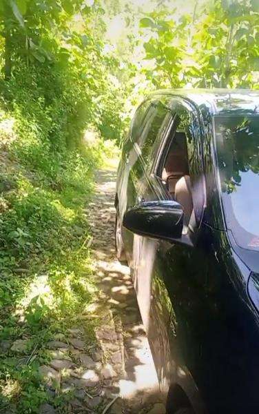 Ikut mobil Google Maps malah ikut tersesat.