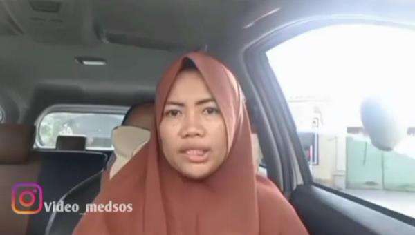 Emak-emak ini kasih tutorial kocak makan mangga yang bukan miliknya.