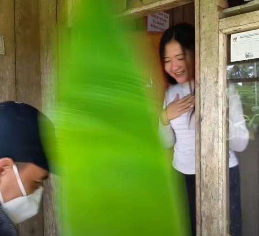 Cantiknya 'bidadari' keturunan Tionghoa tinggal di desa terpencil.