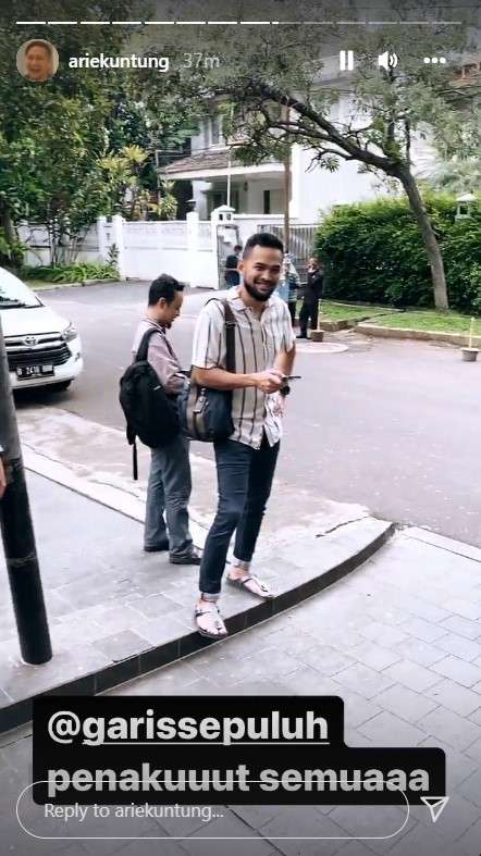 Unggahan Arie Untung soal gempa