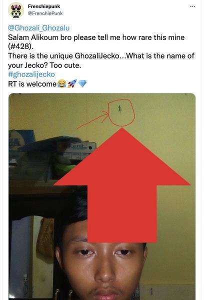 Foto selfie Ghozali ini diburu karena dianggap langka.