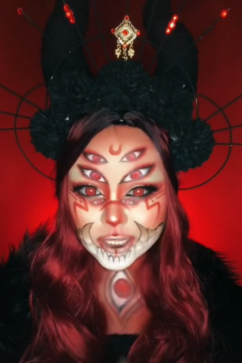 TikTokers Tampilkan 12 Gaya Makeup Dalam 30 Detik