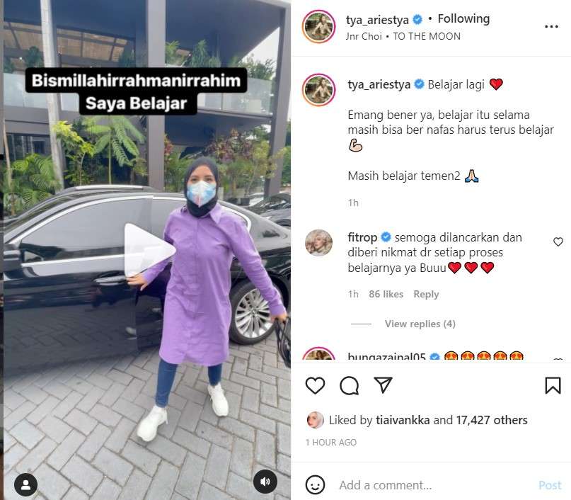 Tya Ariesta berhijab