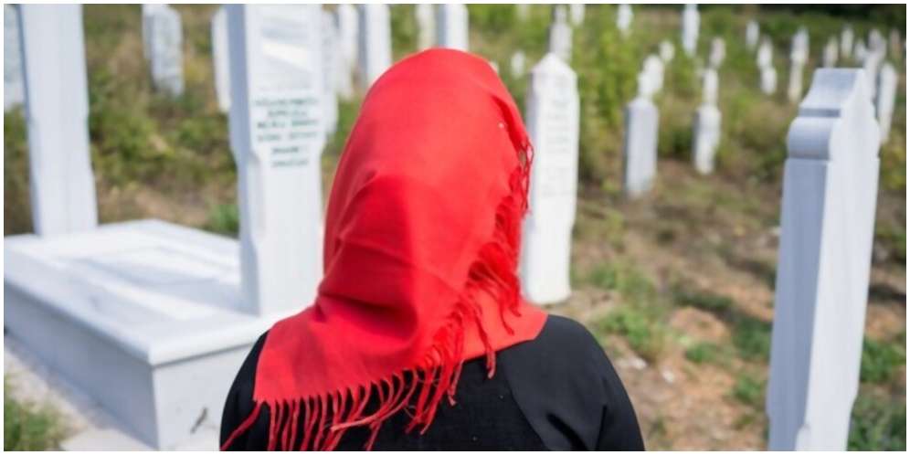 Cara Berbakti pada Orang Tua yang Sudah Meninggal