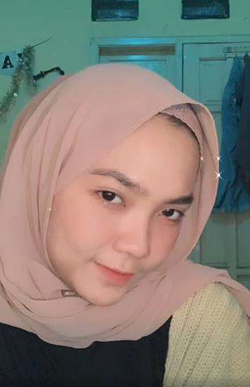 Pernah di-bully teman cowok hanya karena penampilan.