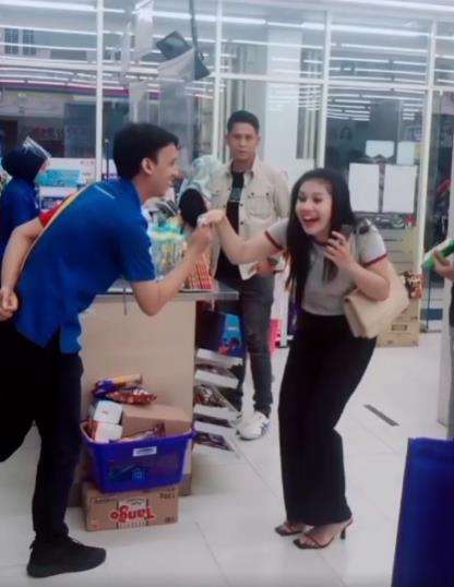 Iseng goda kasir minimarket, gadis ini kena mental sendiri.