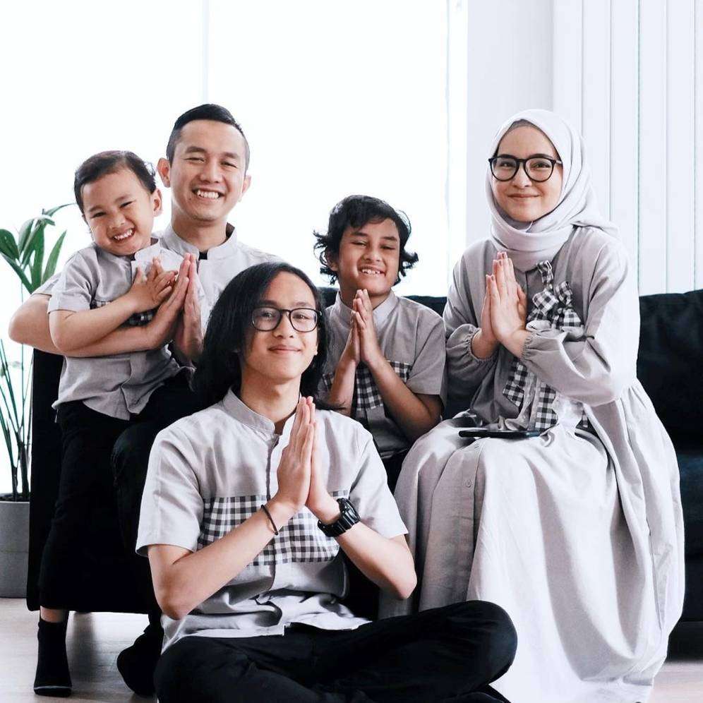 Keluarga Zahra dan Bayu