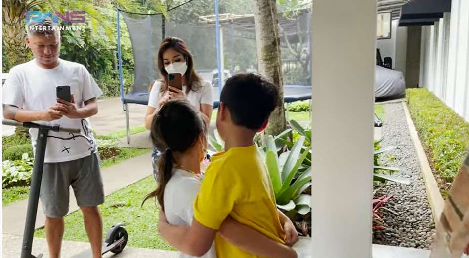 Rafathar peluk Gampi Rafathar peluk Gampi