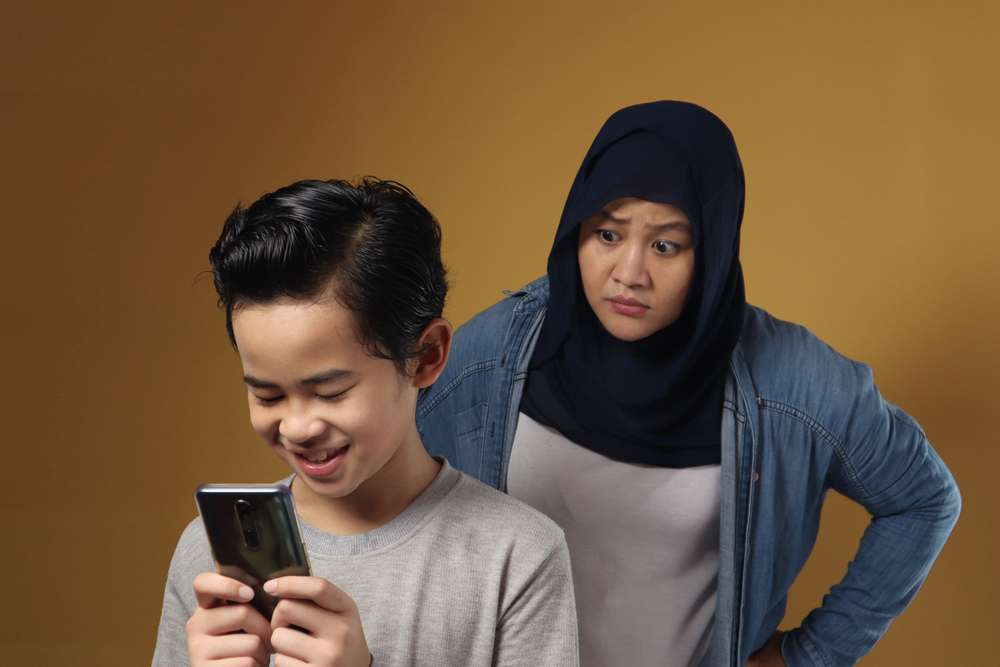 Batasi Screen Time, Begini Cara Mencegah Si Kecil dari Kecanduan Gadget
