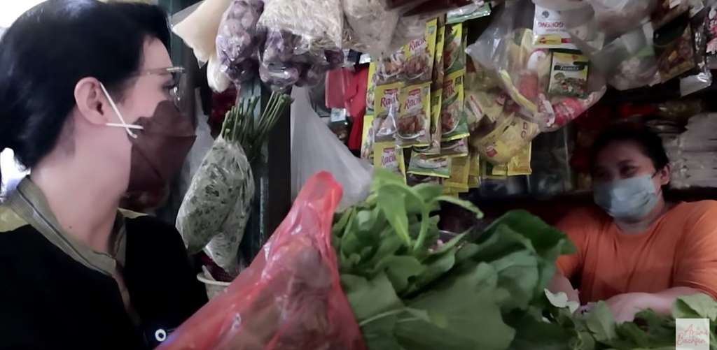 Arumi Bachsin belanja sayuran