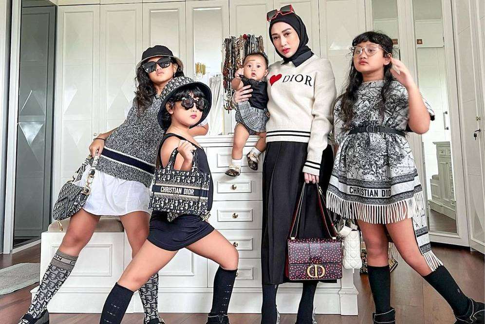 Keluarga Reza Gladys